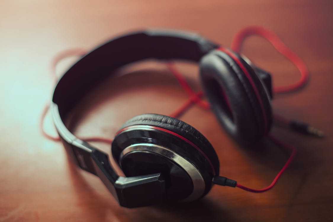 Are Noise-Canceling Headphones Harmful to Your Ears?