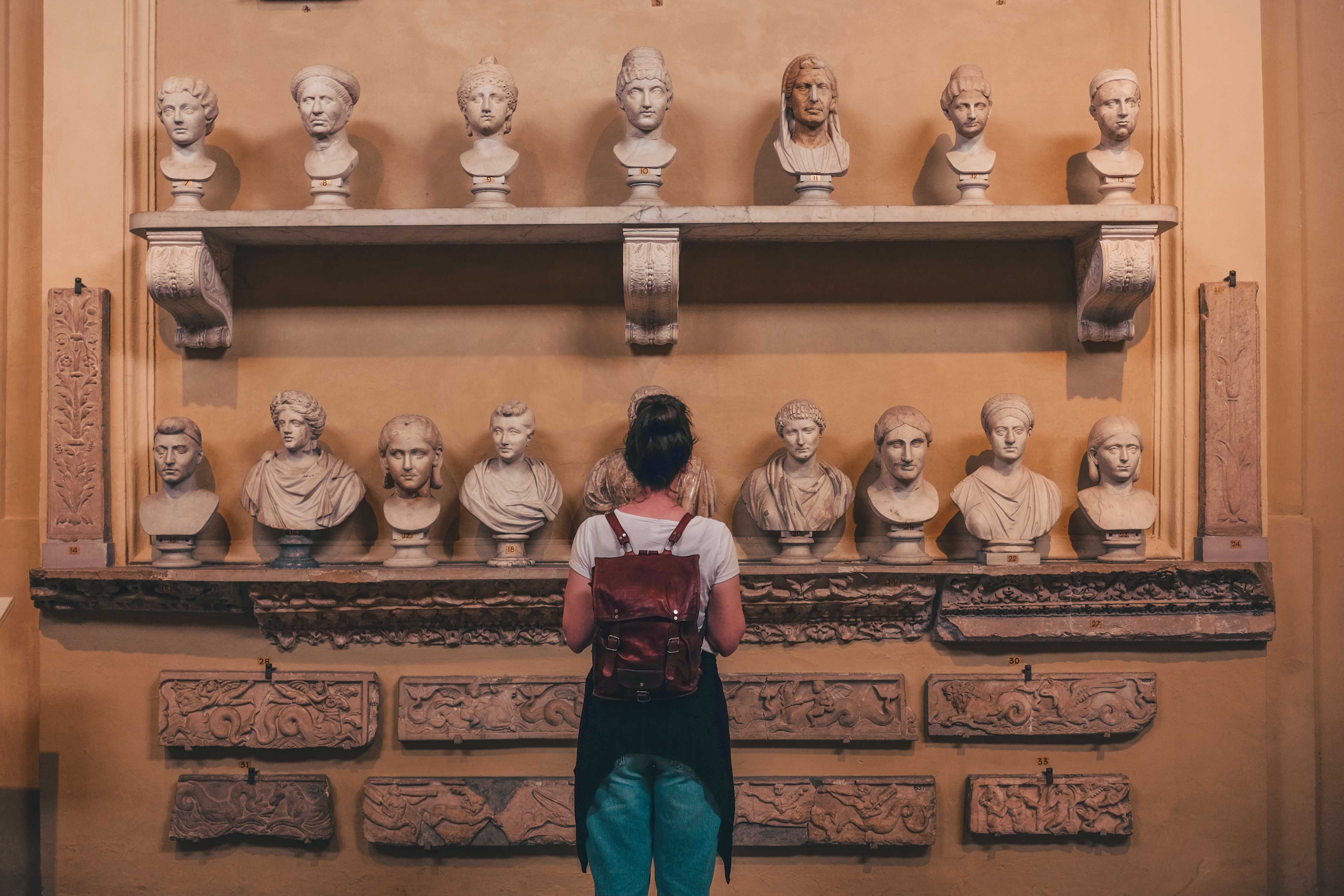 digital nomad in a museum