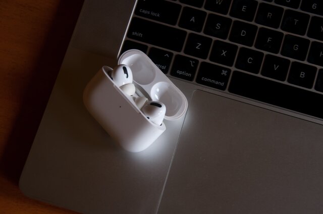 airpods noise cancelling headhones