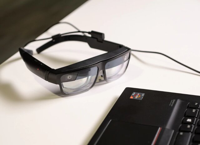 https://krisp.ai/blog/wp-content/uploads/2021/03/smart-glasses-for-working-remotely.jpg