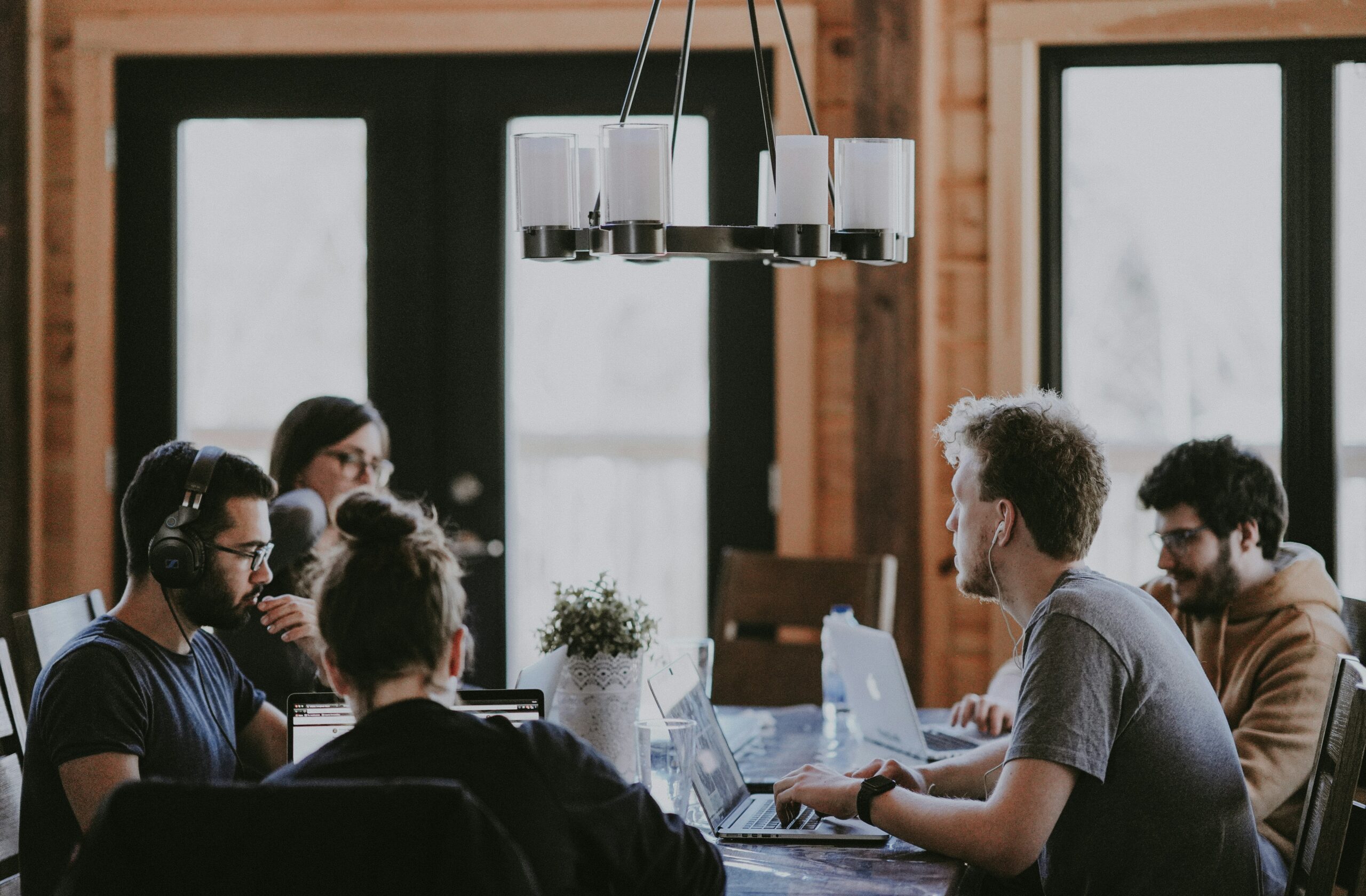 How to Communicate and Share Ideas With Your Team?