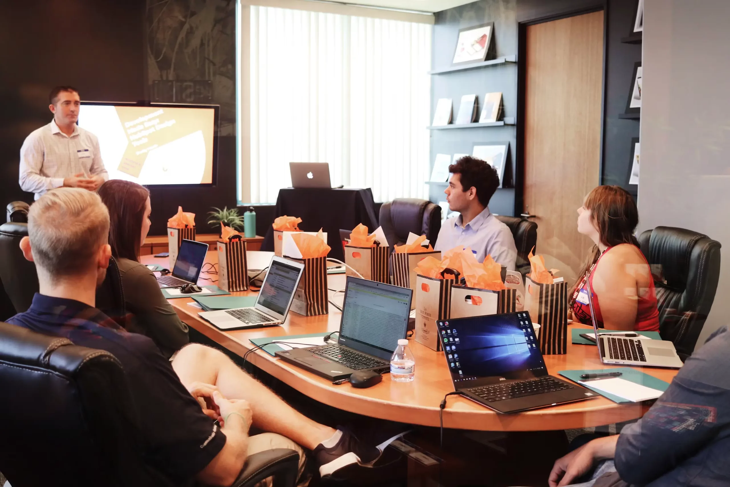 How to Make Meetings Productive: 10 Steps for 2026